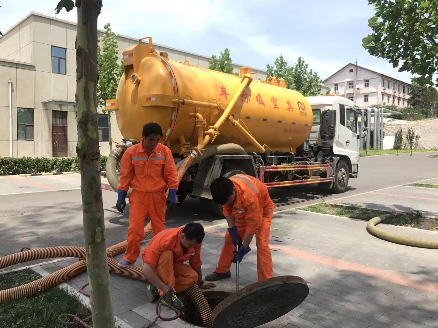 崆峒化粪池清理与5-8吨吸粪车施工效率分析